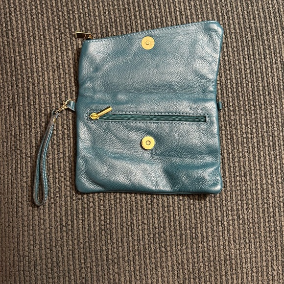 Green wristlet - Picture 2 of 3
